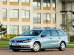 Volkswagen Passat BlueMotion Variant 2010 года (UK)